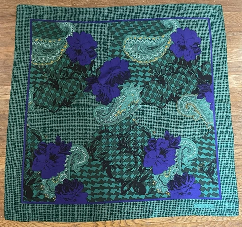 Foulard femme vintage Christian Dior Echarpes 100% soie motif pied de poule vert