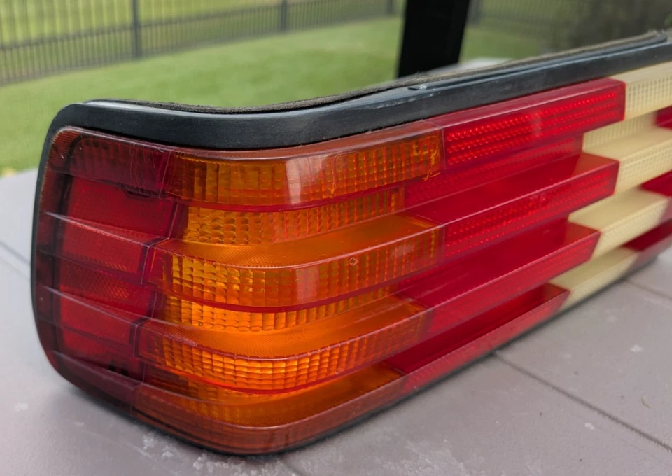 Conjunto de luz trasera izquierda mercedes w126 c126 560sel 300se 560sec 420sel 1268201664 Foto 3 de 4