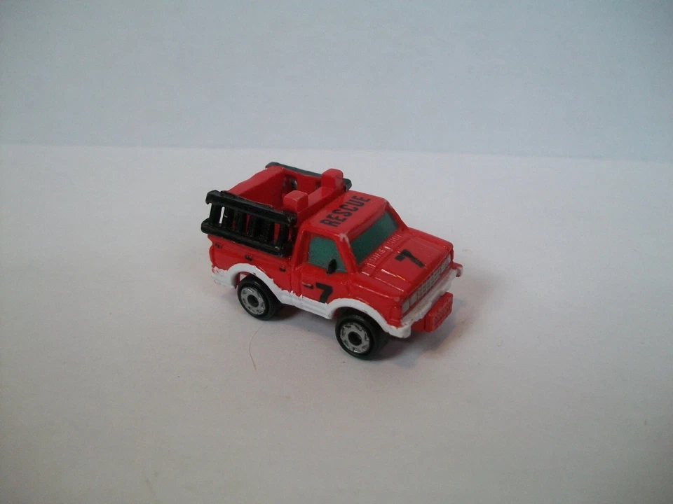1994 Micro Machines ~ Datsun Rescue Truck #7 ~ Red and White - Image 2 of 4