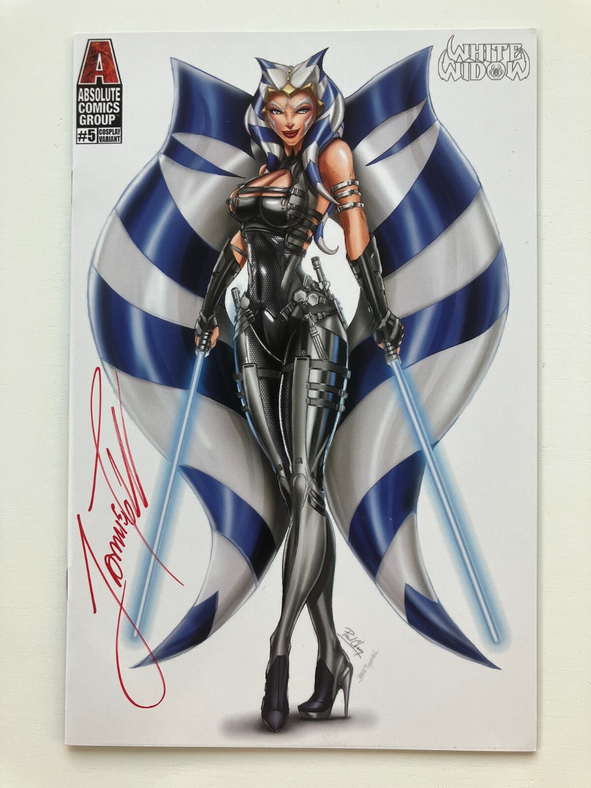 White Widow 5 Ahsoka Tano Cosplay Variant Signed Tyndall w/ COA NM