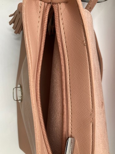 Bolso de Hombro Marina Galanti Rosa Pastel con Acento de Borla Barbiecore Romántico - Imagen 7 de 10