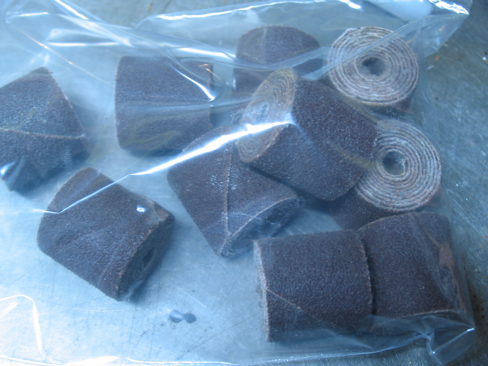 10 (1”x1") 1/4” pilot hole Straight Abrasive Cartridge Rolls Alum/Oxide