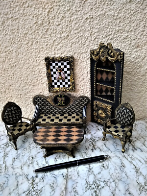Miniatur 1:12 Wohnzimmer Queen Bee OOAK passend für MacKenzie-Childs Stil