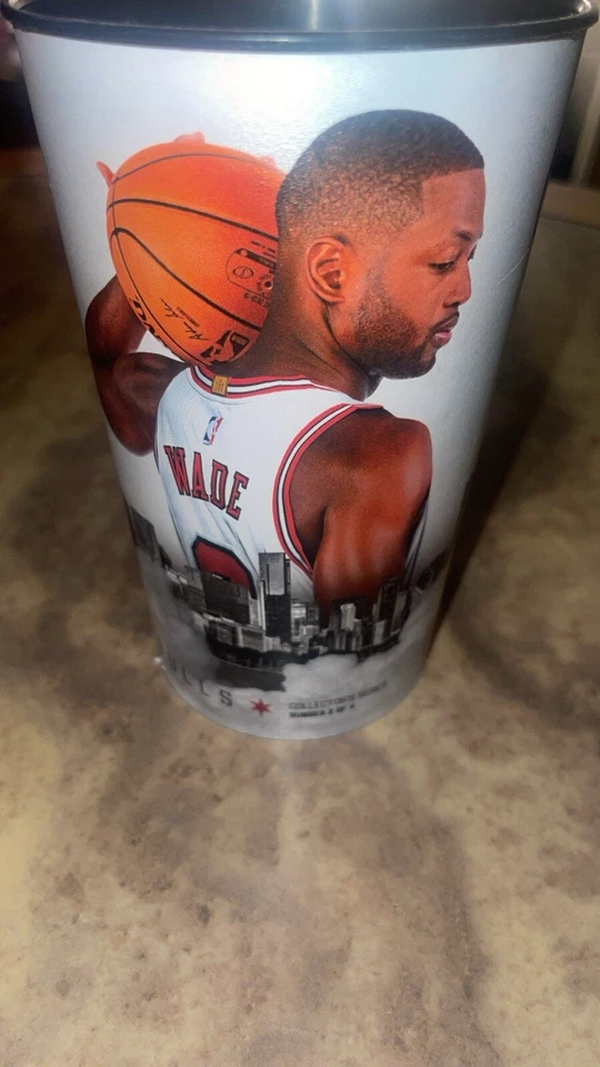 Rare Dwayne Wade Chicago Bulls United Center Cup, Collectible Dwayne Wade Cup - Image 4 of 4