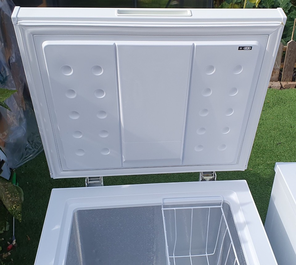 Bush BCF99L Chest Freezer 99 Litre Storage Capacity eBay