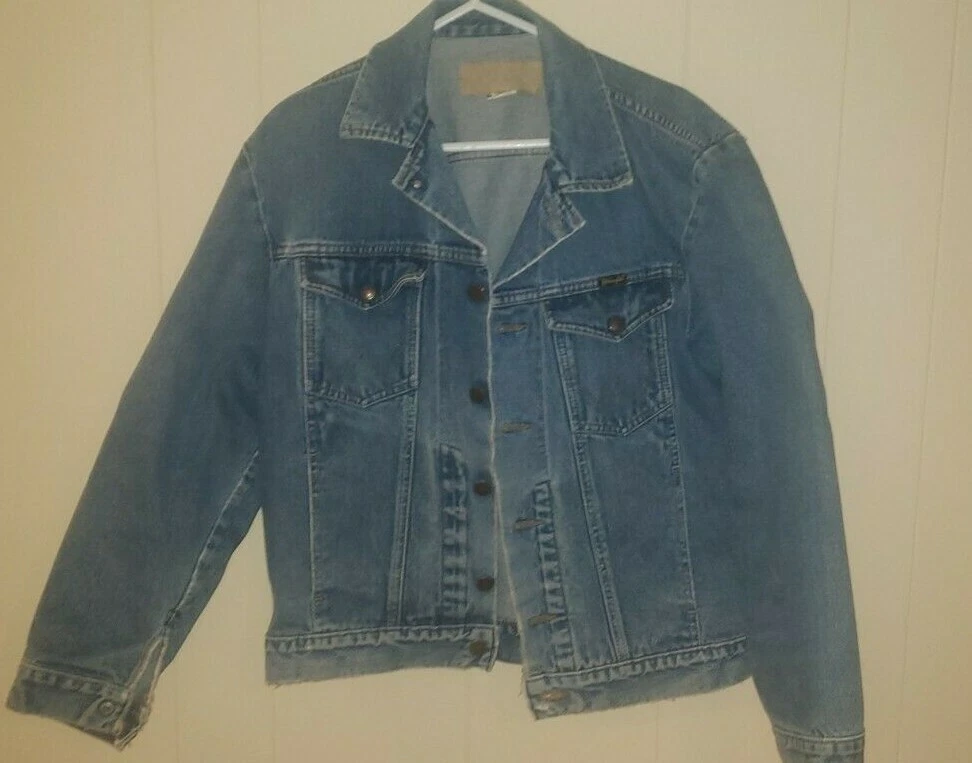 Vintage Wrangler Denim Jacket Size 40 M 100% Cotton Made in USA Classic Cut