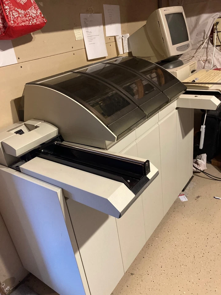 Impresora de tarjetas de crédito Foto 3 de 3