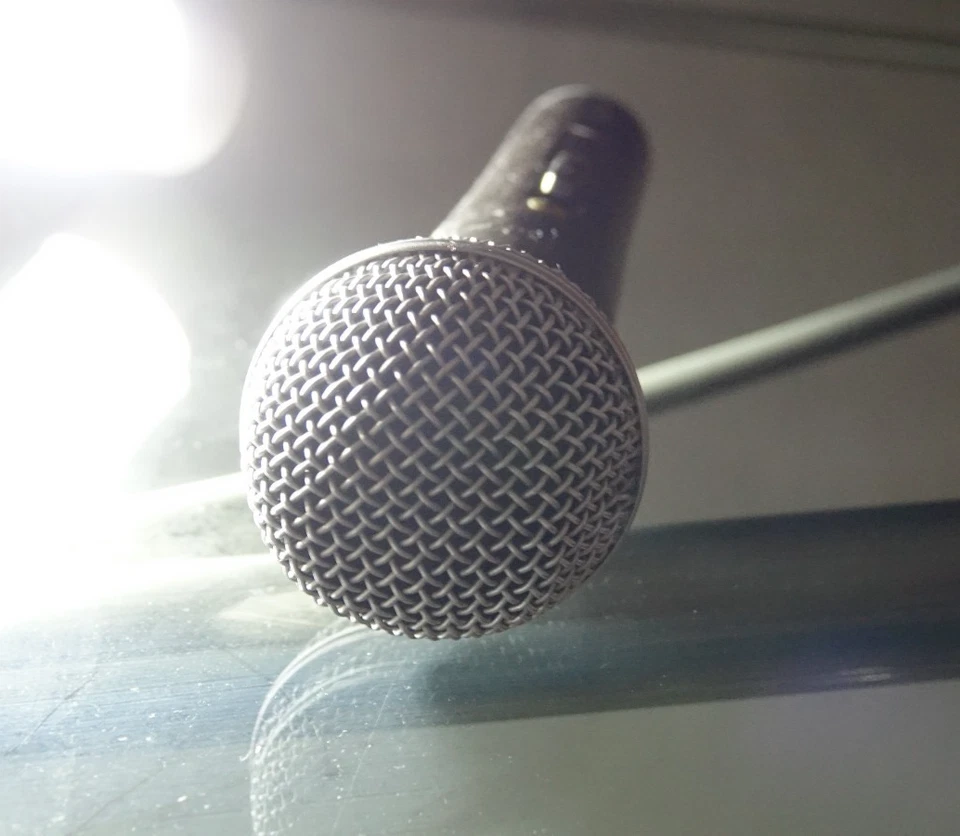 Shure SM58S Dynamisches Gesangsmikrofon mit Ein/Aus-Schalter - Schwarz - Bild 2 von 4