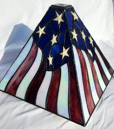 VTG Patriotic Tiffany Style Lamp Shade