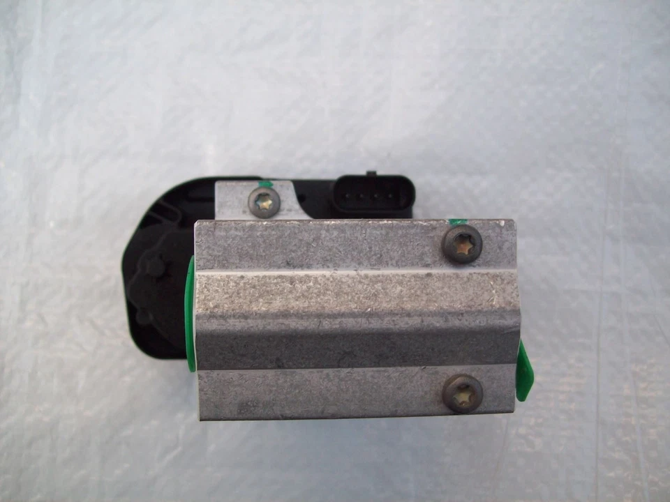 VW E-Crafter SX Expansion Valve Air Conditioning Genuine 4M0816682D 2014 onward - Image 3 of 4