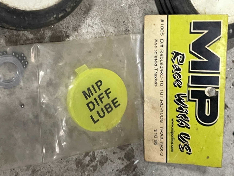 Associated RC10 Kyosho  Front Wheel Proline 2525 Vintage RC MIP 1007 8125 - Image 2 of 3