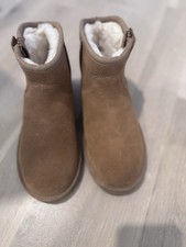 New UGG Classic Mini Zip Chestnut Sheepskin Boots Youth Girls Size 3, Women s 5