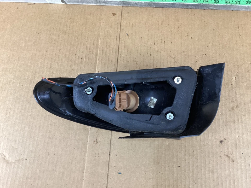 Luz trasera izquierda del lado del conductor Ford Contour 1998-2000 F8RZ-13405-CA OEM Foto 3 de 4