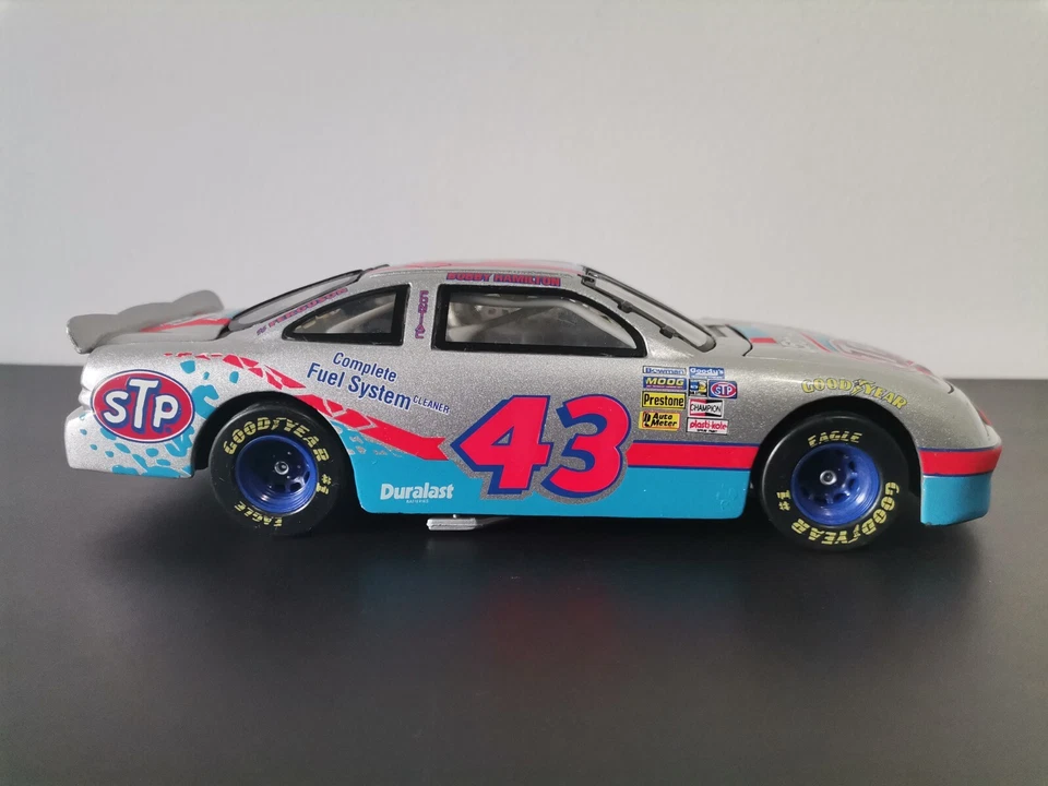 1:24 Action Models NASCAR #43 STP PONTIAC Bobby Hamilton - Immagine 4 di 4