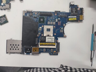 Carte Mère Dell Latitude E6410 D'occasion - Fonctionnelle - Pièce Détachée