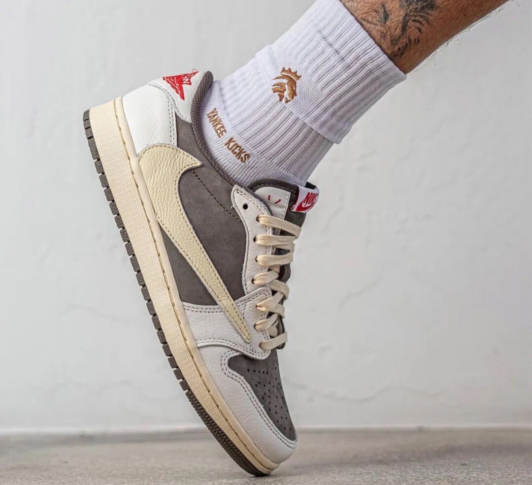 Travis Scott × Nike Air Jordan 1 サイズ13￼ Nike Air Jordan