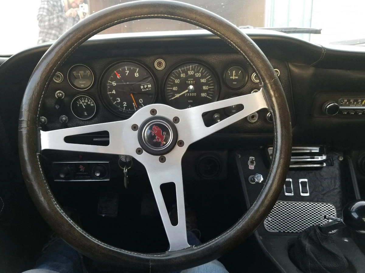 Intermeccanica Italia steering wheel