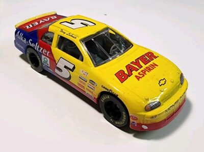 1996 Racing Champions #5 Terry Labonte Bayer 1/64 Diecast Chevy Monte Carlo 