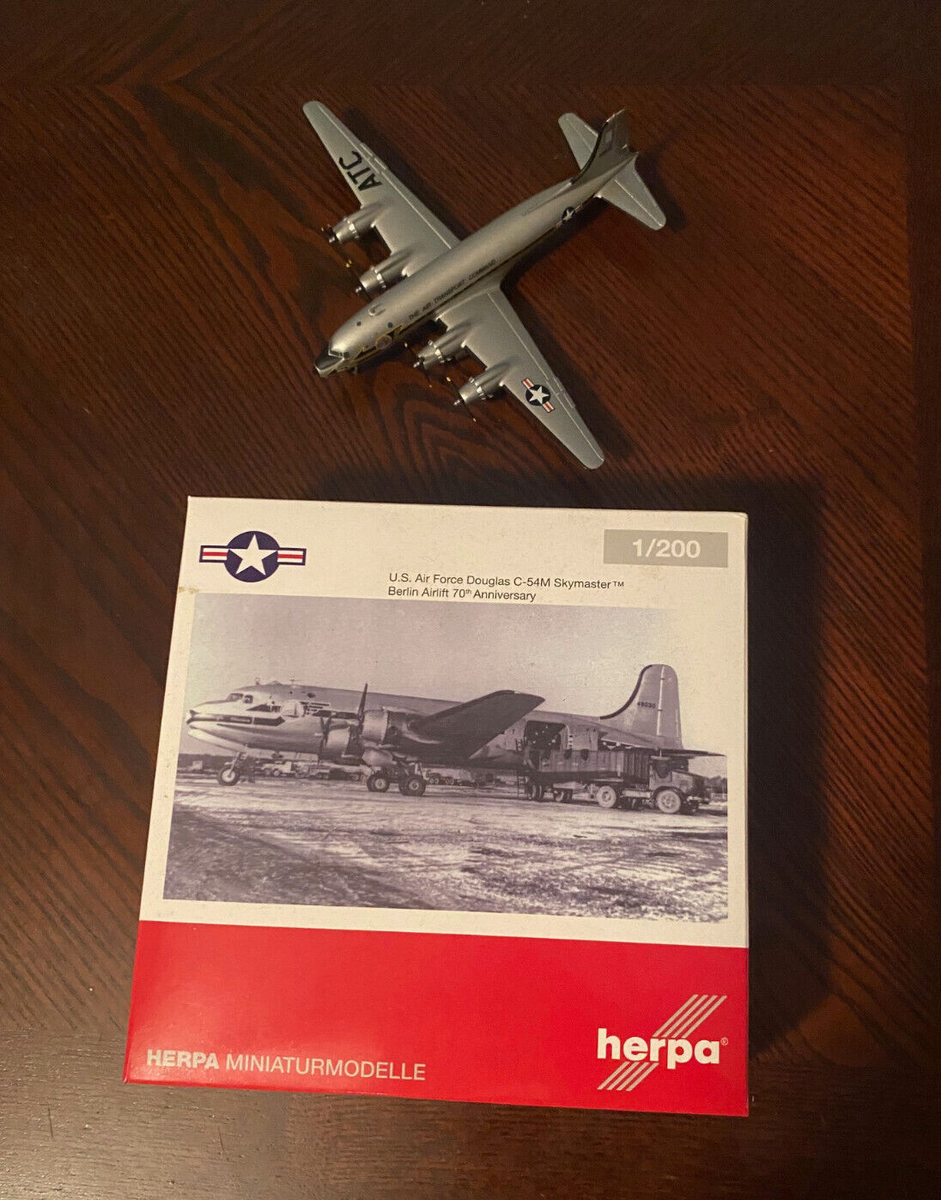 HERPA Douglas C-54M Skymaster 1/200