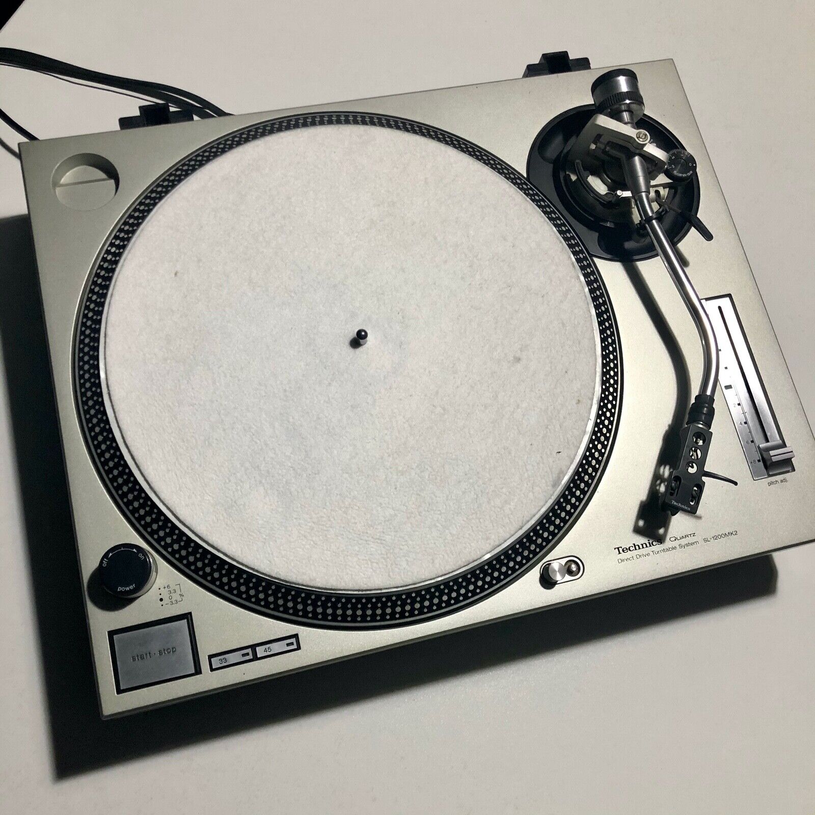 TECHNICS SL 1200 MK2 TURNTABLE