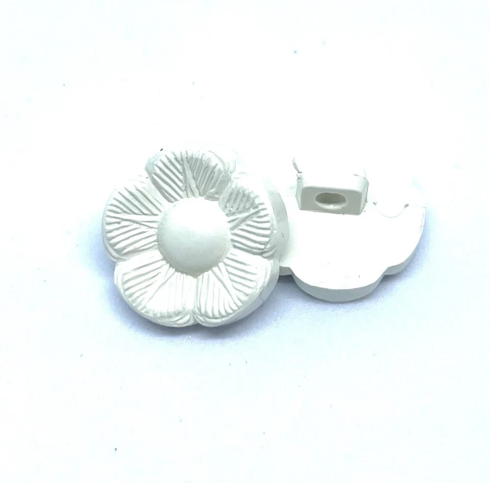 15mm X 10 Pcs White Floral Shank Buttons Flower Rose Filigree Daisy Vintage - image 2 of 4