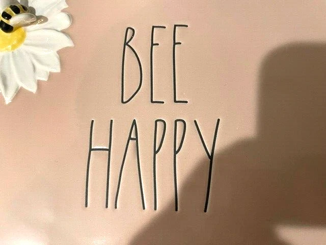 Plato/bandeja Rae Dunn BEE HAPPYY decoración abeja 🎁❤️ redondo rosa cerámica grande nuevo con etiquetas Foto 3 de 4
