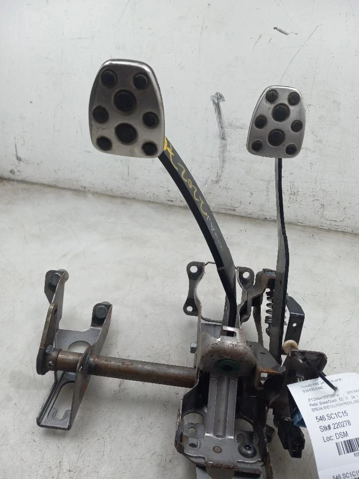 2015 SCION FR-S 2.0L 2WD MT BRAKES AND CLUTCH PEDALS - Image 3 of 4