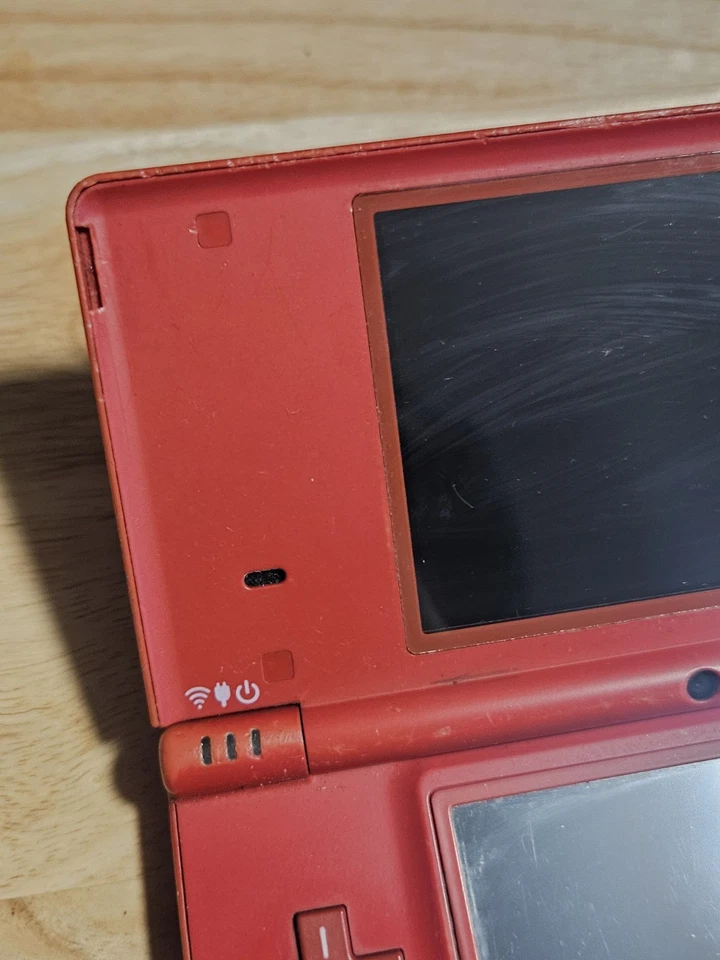 Sistema portátil Nintendo DSi rojo NO PROBADO COMO ESTÁ Foto 4 de 4