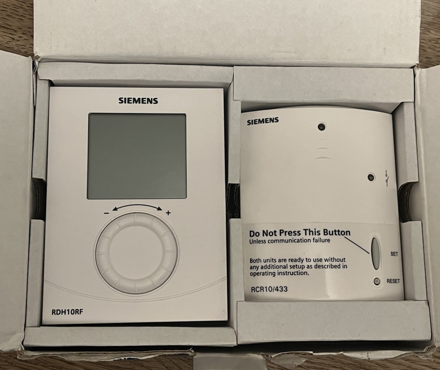 Siemens RDH10RF Digital Room Thermostat