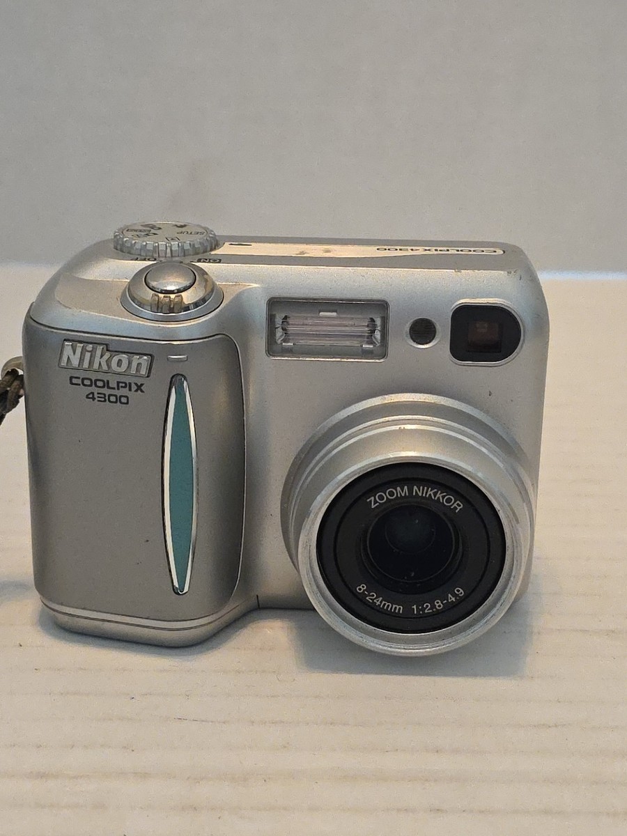 Nikon cool pix 4300 バッテリーチャージャー付き CF付き Nikon COOLPIX 4300 4.0MP Digital Camera Extra Battery Charger