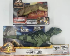 Jurassic World dinosaurs - Giganotosaurus Strike ‘N Roar & T-Rex Extreme Damage