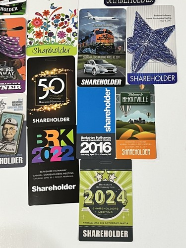 17 Berkshire Hathaway Annual Shareholders Meeting Credential Passes + 3 Lanyards - Picture 7 of 7