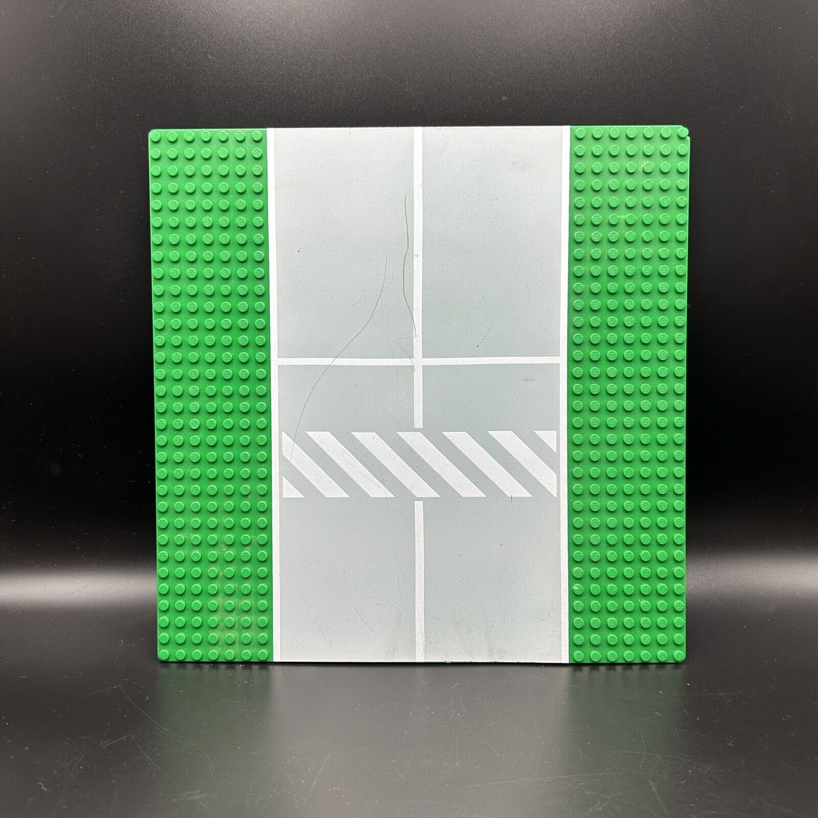 LEGO 32x32 Green Grass Road Crosswalk Gray City Baseplate VINTAGE