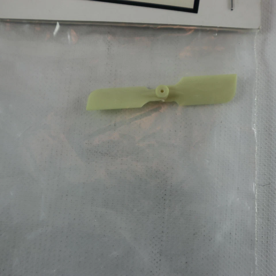 Tail Blade Revell 44047 Suitable for MHz Model 24055 Helicopter RC Part - Image 2 of 3