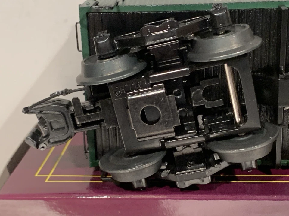 MTH PREMIER HOOD’S DAIRY (RUTLAND) 36’ WOOD SIDE REEFER CAR 20-94689! O SCALE - Image 2 of 4