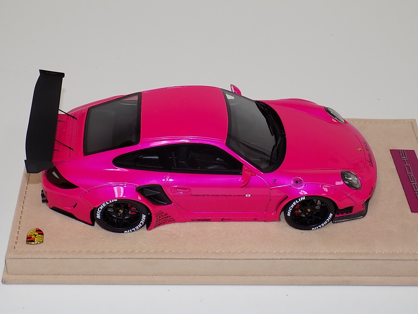 Picture 4 of 8