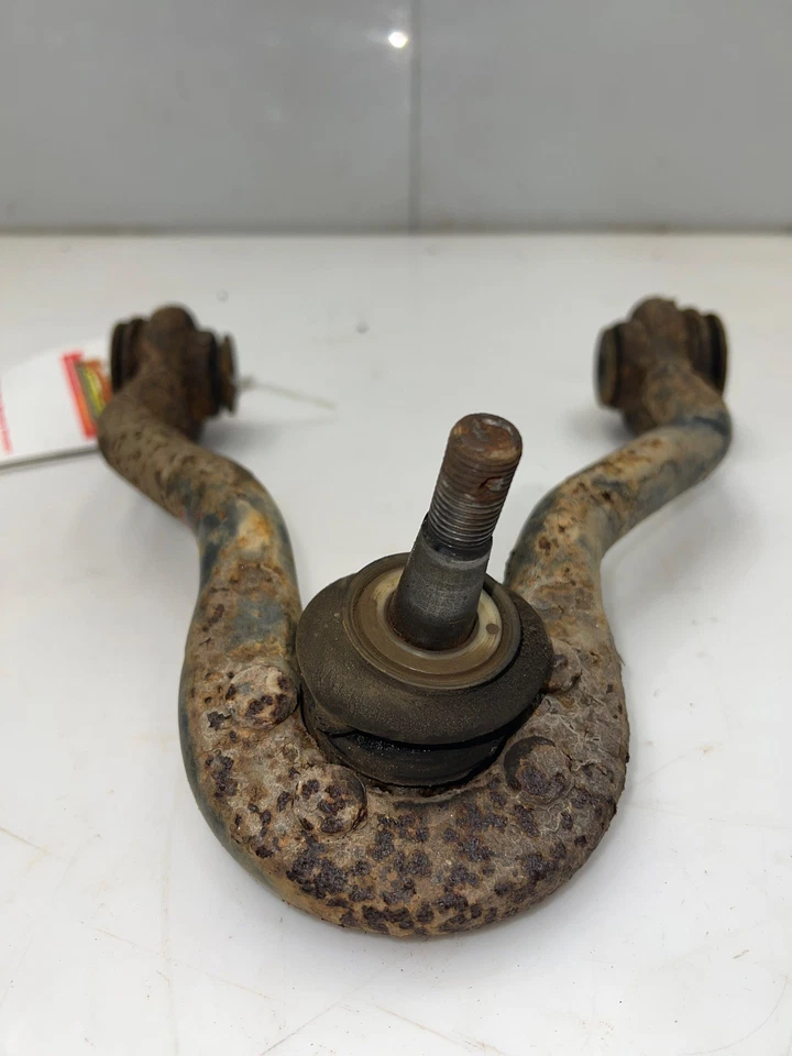 1988 - 98 Chevy C1500 4x4 Front Upper Control Arm RH Passenger Side OEM 12388432 - Image 3 of 4