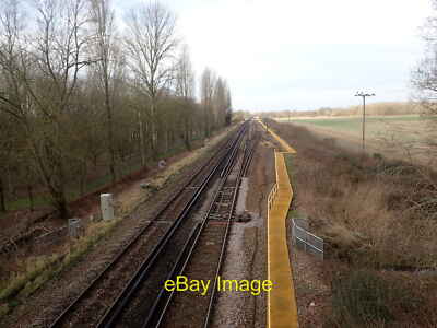 Foto 6x4 Die Eisenbahnlinie von Water Lane Headcorn aus gesehen The South Ostern c2022