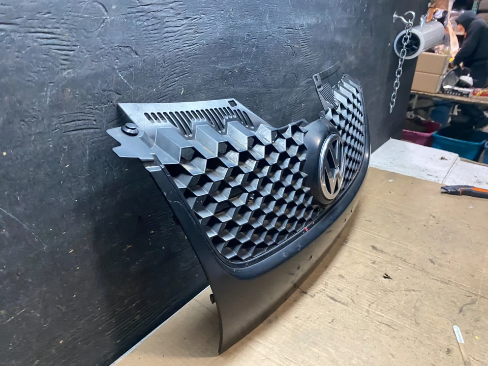 Parrilla superior delantera OEM T4126 DG para Volkswagen Golf MK5 2006 A 2007 Foto 3 de 4