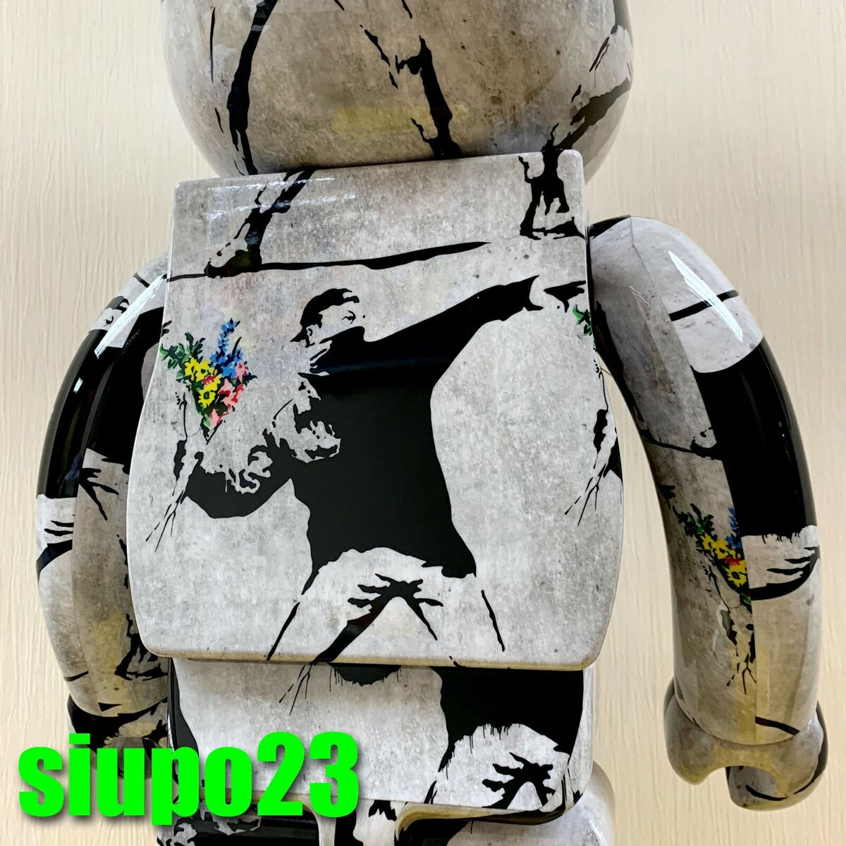 Medicom % Bearbrick ~ Banksy Be@rbrick Flower Bomber