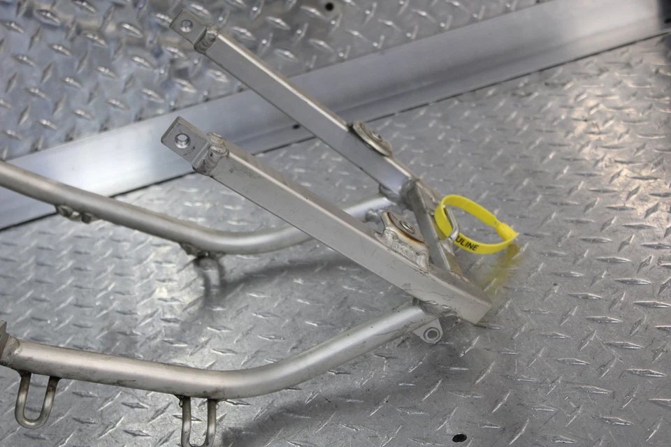 Submarco trasero Suzuki GSXR600 2000 Foto 4 de 4