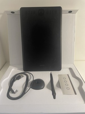 Wacom Intuos Pro Medium PTH-660 Grafiktablett - sehr guter Zustand - komplett