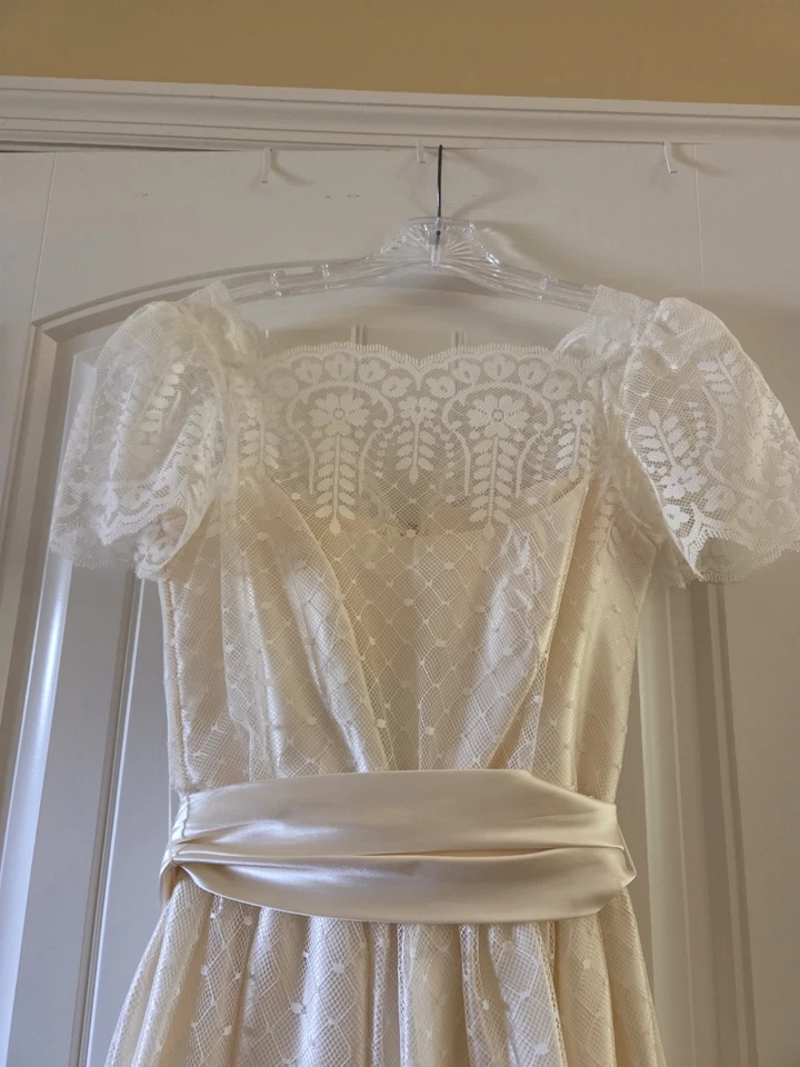 Vestido de dama de honor vintage de encaje, fiestas navideñas Foto 2 de 4