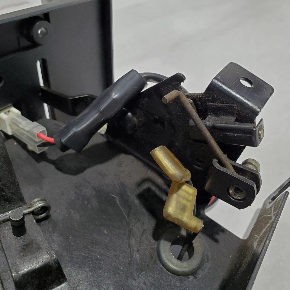 1987 1990 Range Rover OEM AC Temperature Control Has Damage See Pictures - Image 3 of 4