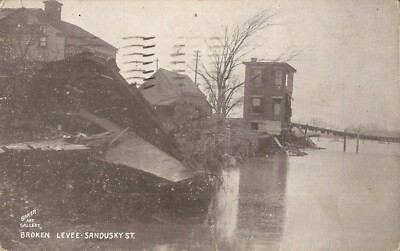 Columbus, OHIO - Broken Sandusky Street Levee - Flood - 1913 - REAL PHOTO