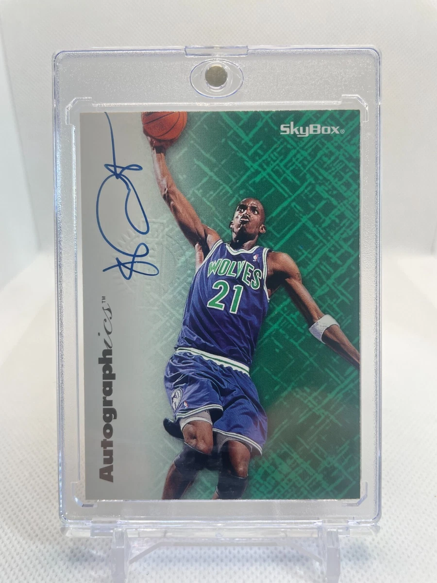 SkyBox Kevin Garnett Basketball Autographed Sports Trading Cards