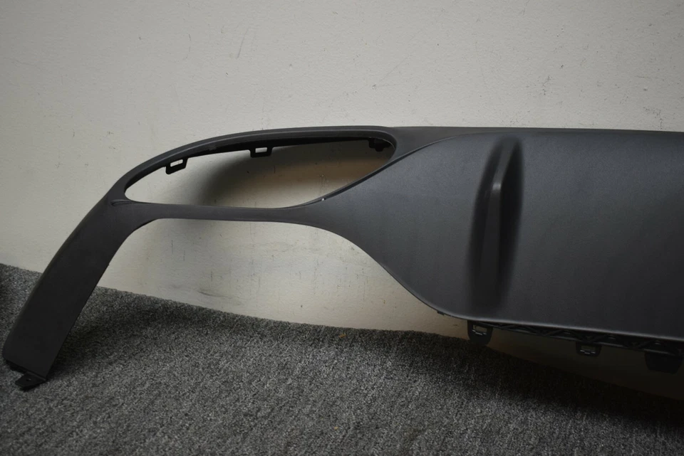 Mercedes Benz E300 2017-2019 panel de moldura trasero OEM de fábrica Foto 2 de 4