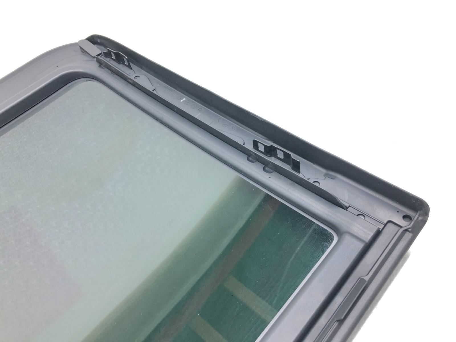 2017-2024 MASERATI LEVANTE S FRONT SUNROOF PANEL GLASS WINDOW OEM