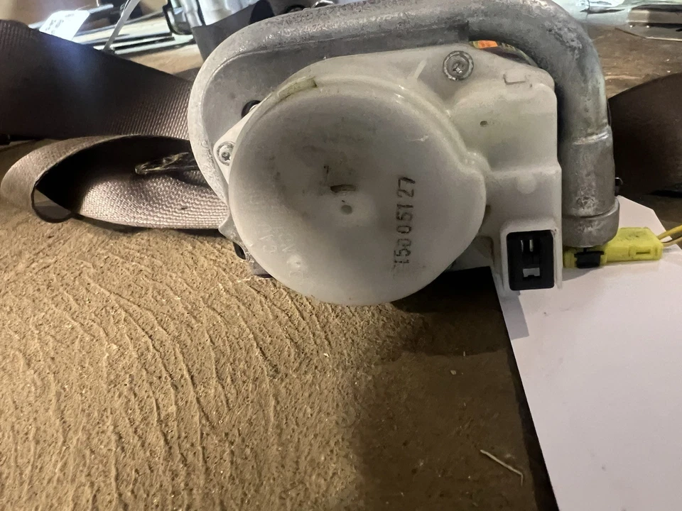 Conjunto retractor cinturón seguridad conductor Toyota 4Runner 2003-2009 gris OEM Foto 2 de 4