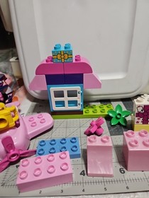 LEGO DUPLO DISNEY JR. MINNIE'S CAFE, MINNIE MOUSE and more 